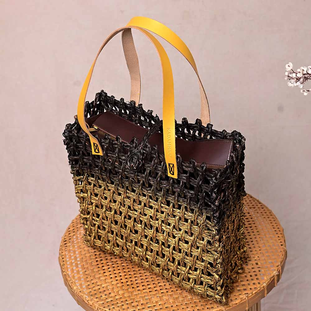 Sabai Mesh Luxe Carry Bag- Black and Gold